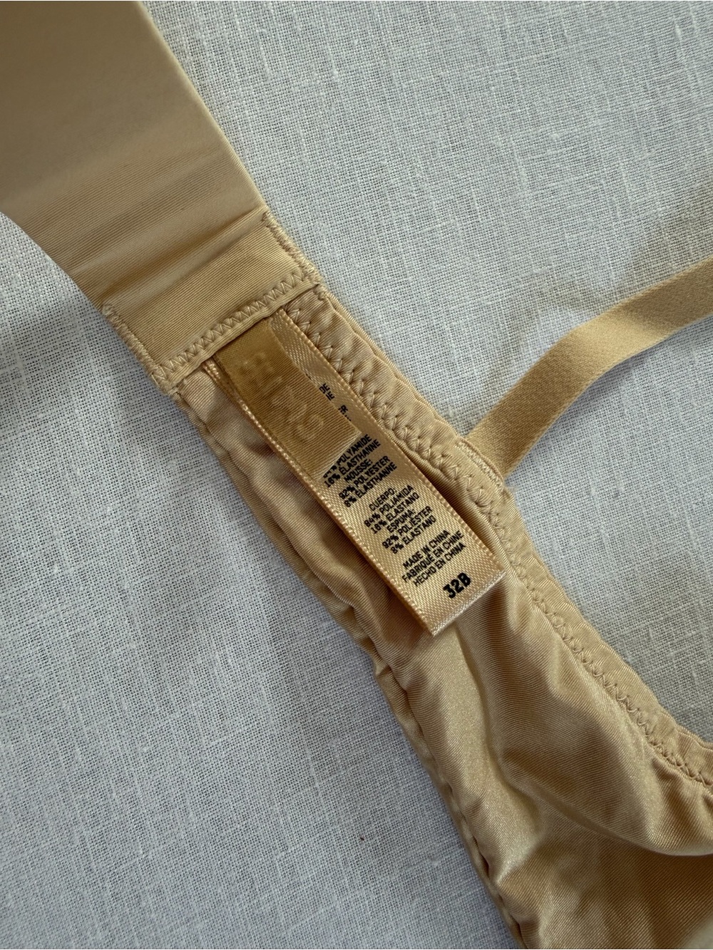 SKIMS Wireless Push Up Bra - Picture 5 of 5